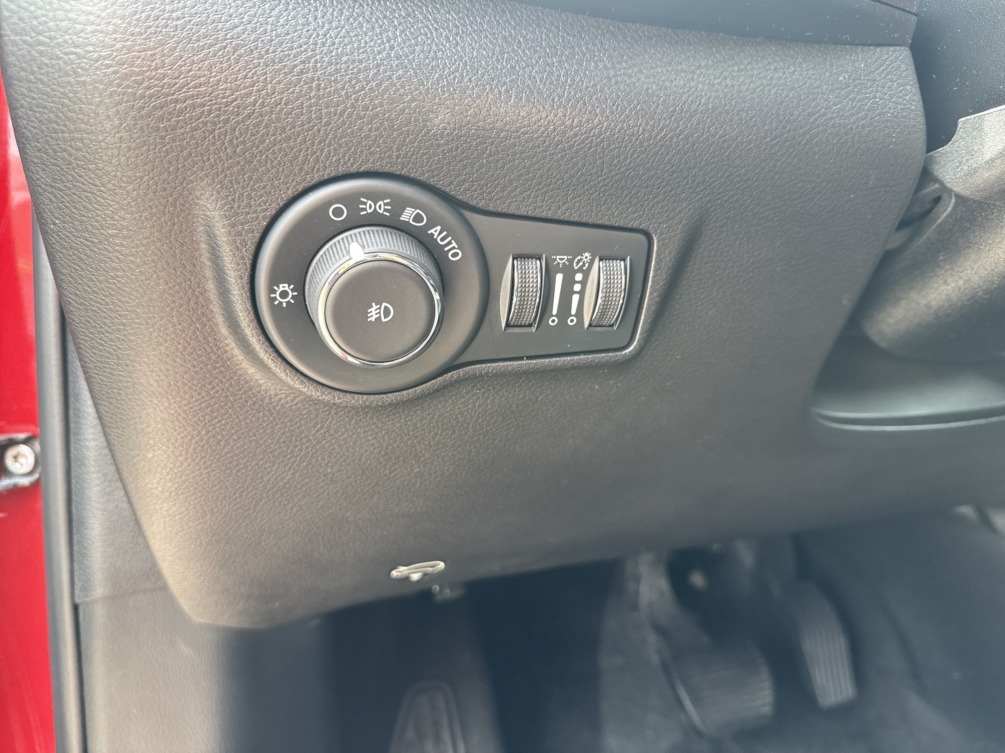 Used 2025 Red Hot Pearlcoat Jeep Trailhawk image 29
