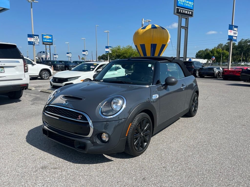 Used 2019 Gray MINI Signature image 2