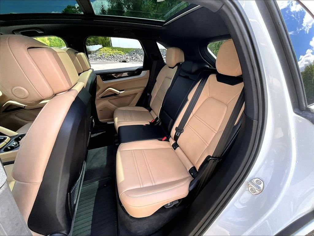 Used 2024 White Porsche Base image 15