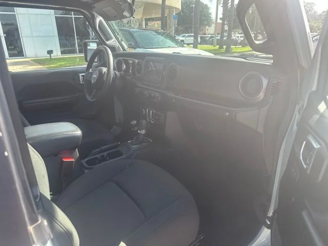 Used 2023 Gray Jeep Sport S image 7