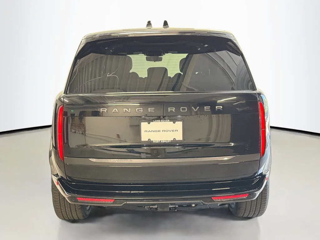 Used 2025 Black Land Rover SE image 10