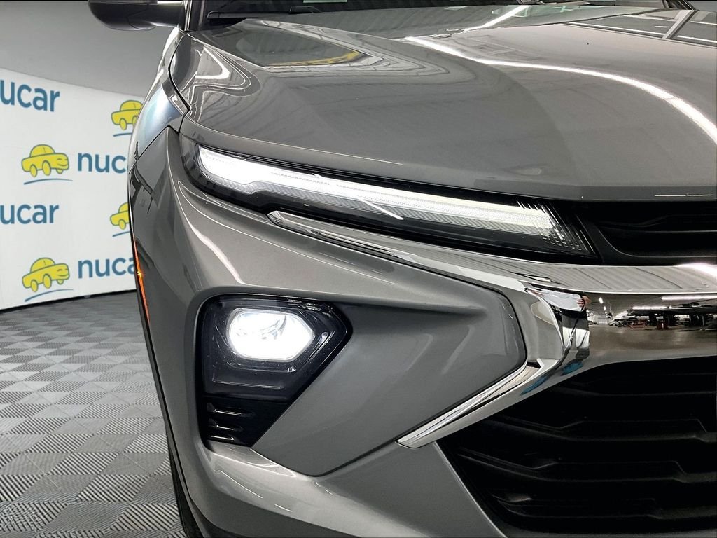 Used 2025 Sterling Gray Metallic Chevrolet LT image 30