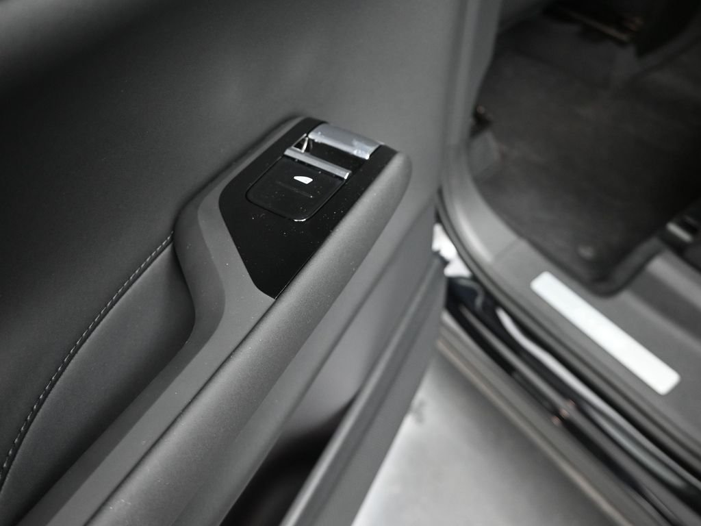 2025 Volvo EX90 Plus - Photo 16