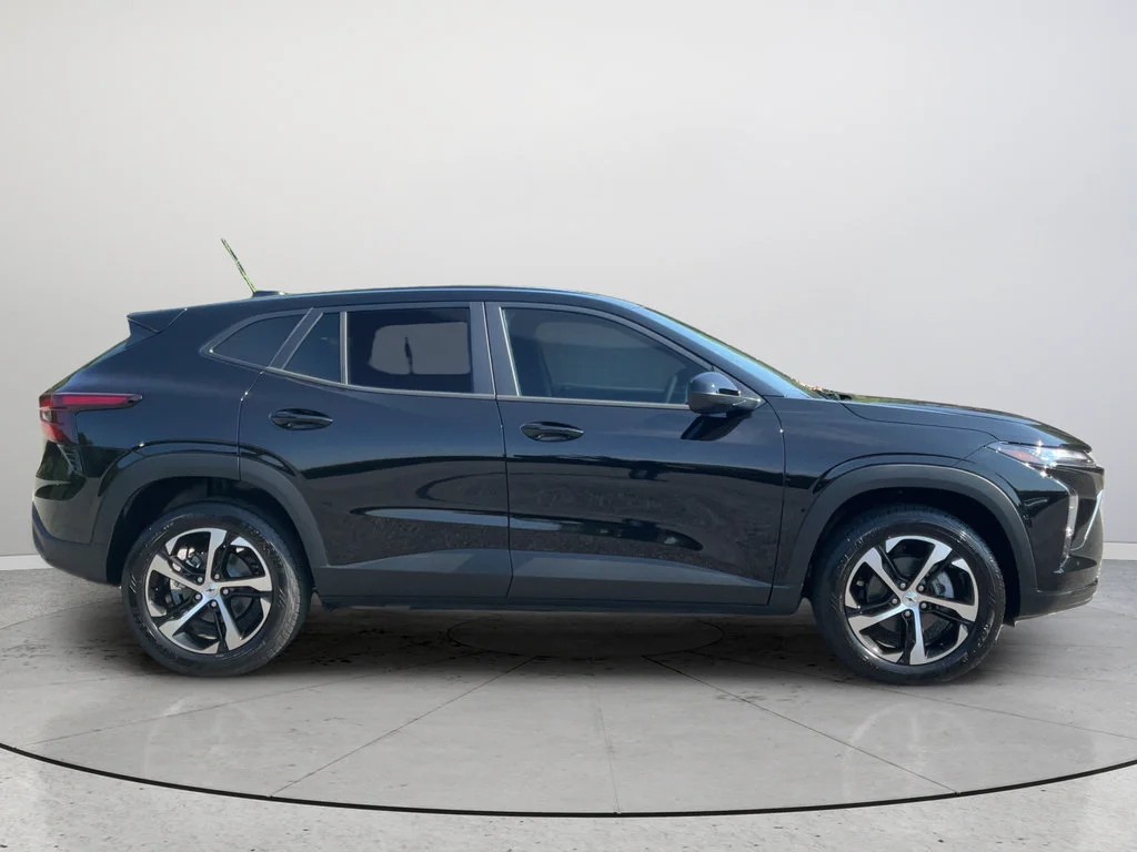 2026 Chevrolet Trax RS - Photo 8
