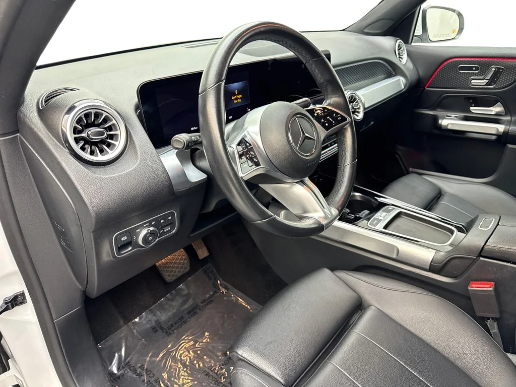 Used 2024 White Mercedes-Benz GLB 250 image 47
