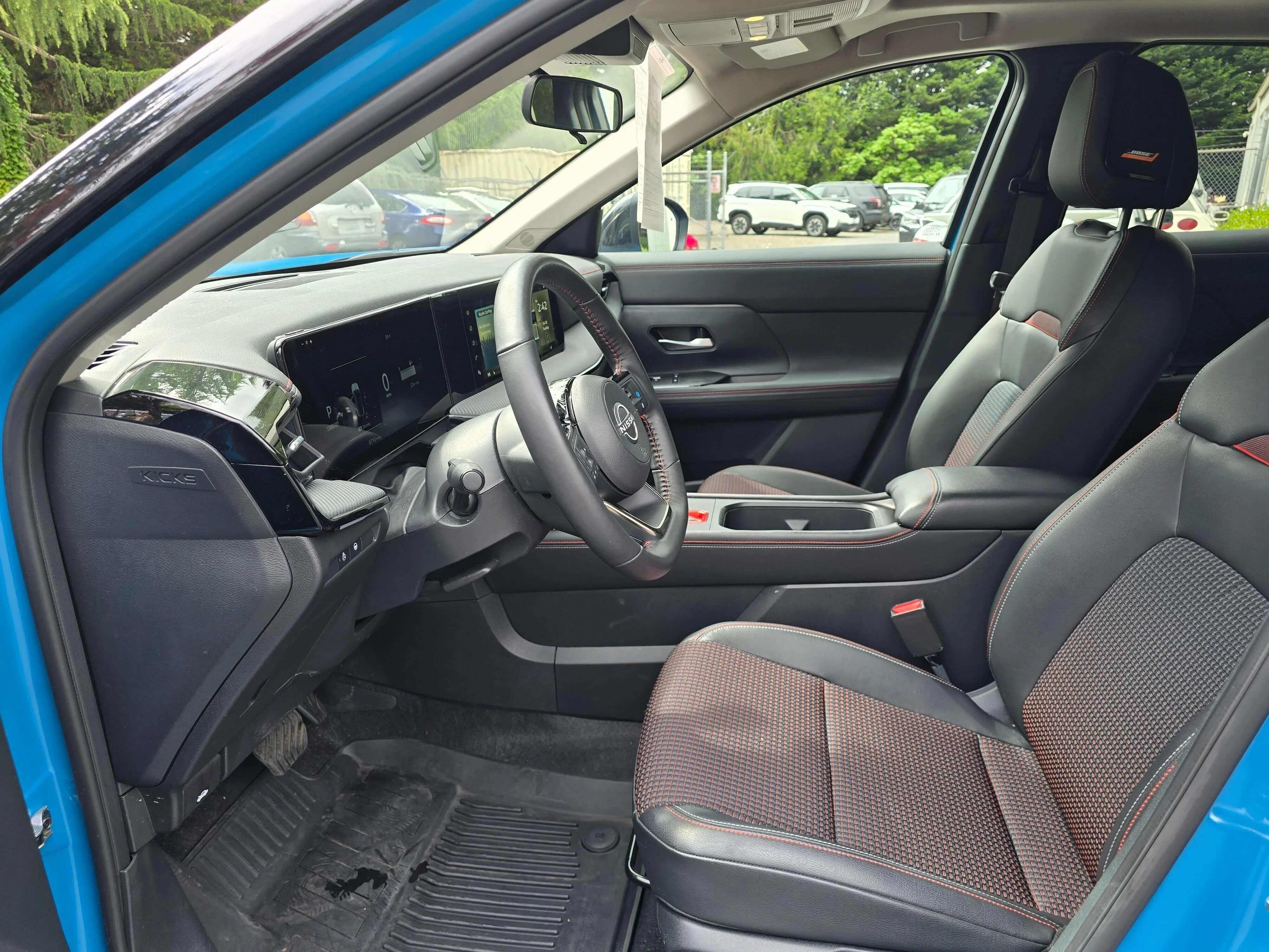 Used 2025 Blue Metallic Nissan SR image 8