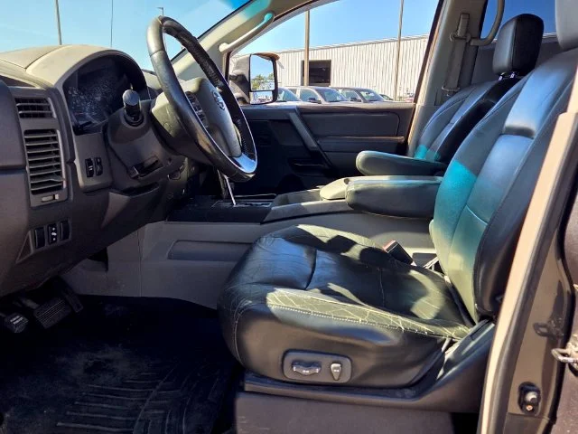 Used 2004 Gray Nissan LE image 5