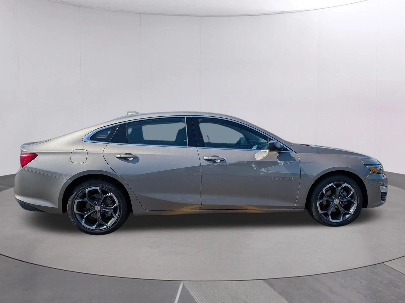 Used 2024 Mineral Gray Metallic Chevrolet 1LT image 6