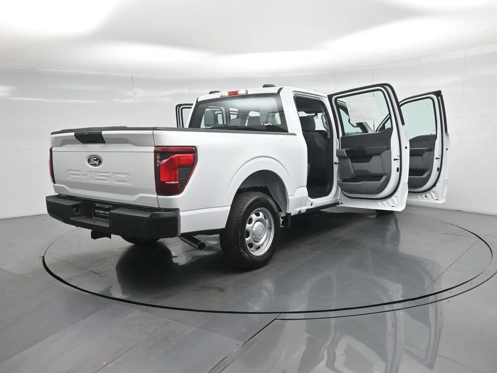 New 2026 Oxford White Ford XL image 5
