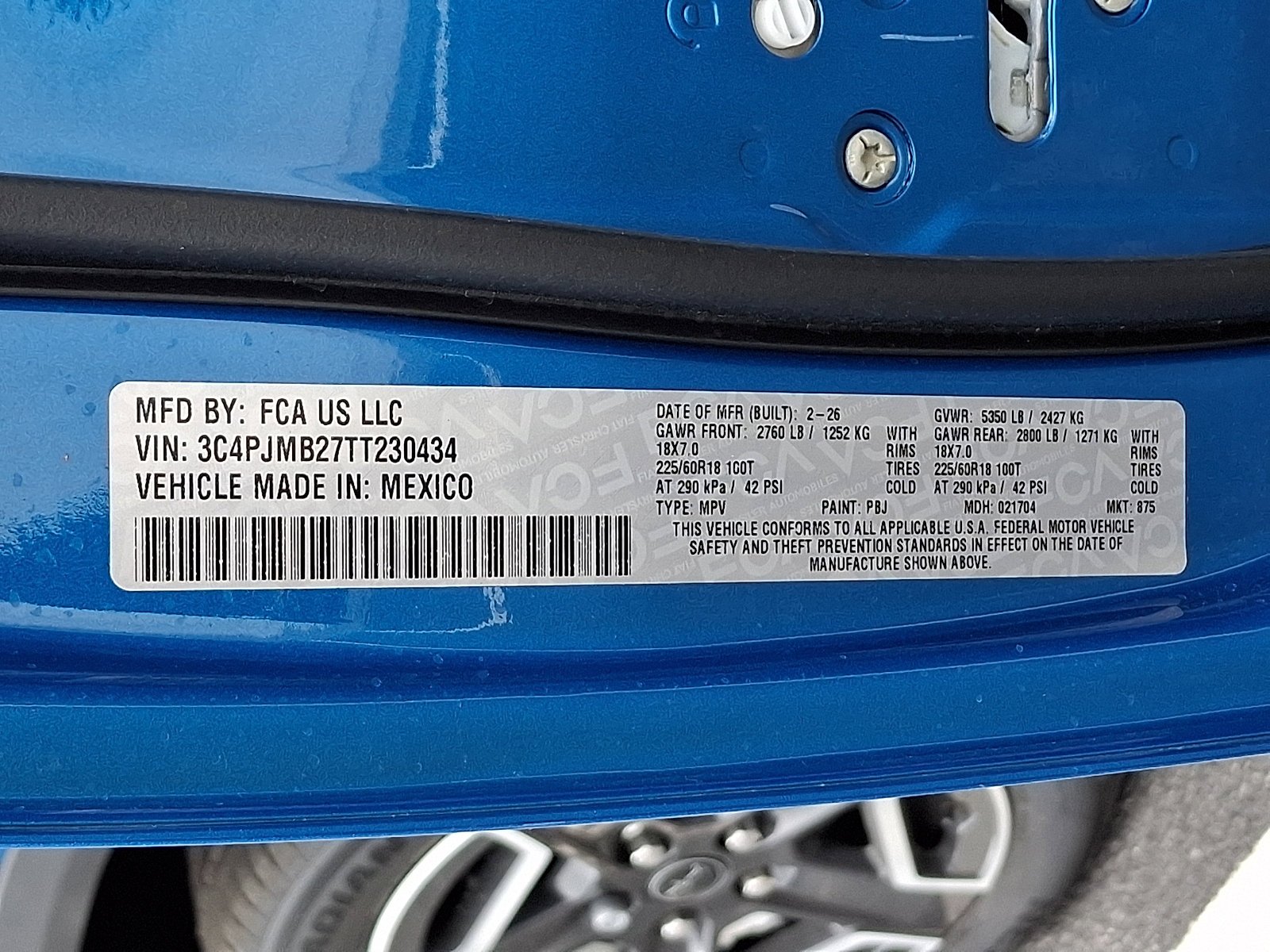 New 2026 Hydro Blue Pearl-Coat Exterior Paint Jeep Limited image 17