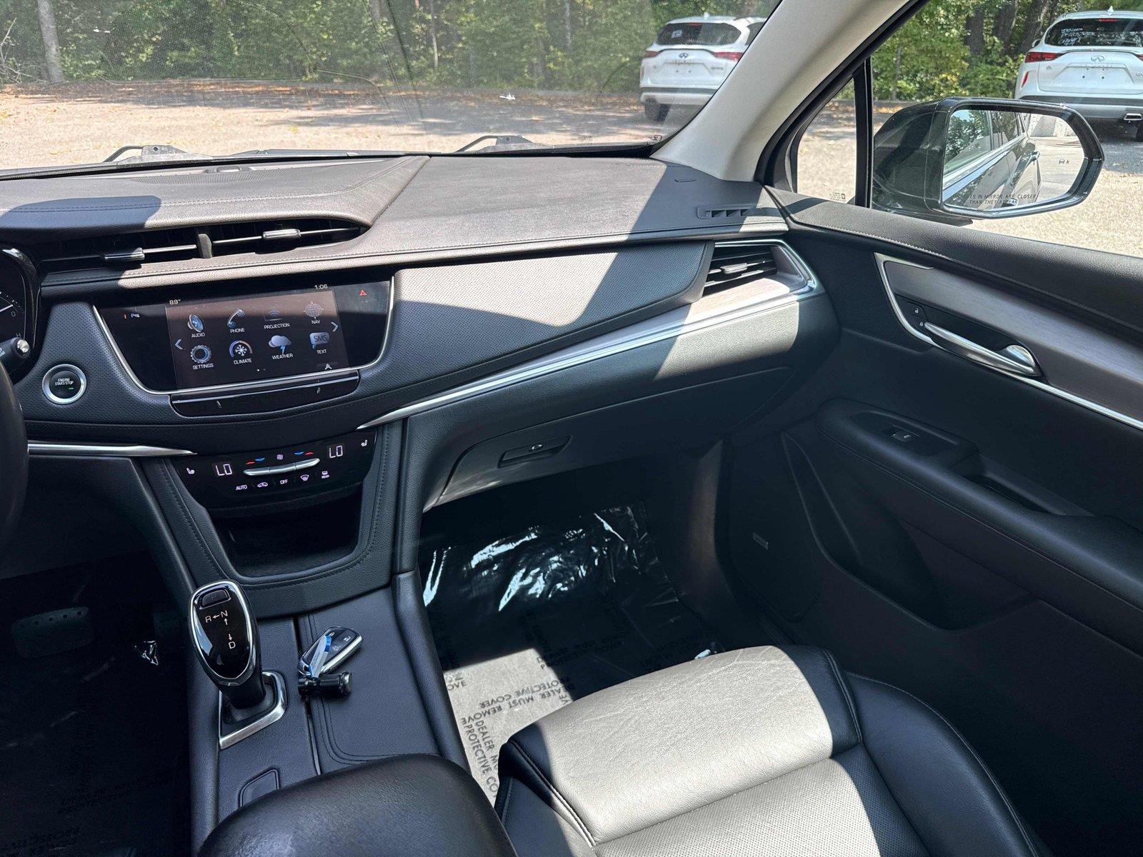 Used 2017 Stellar Black Metallic Cadillac Luxury FWD image 15