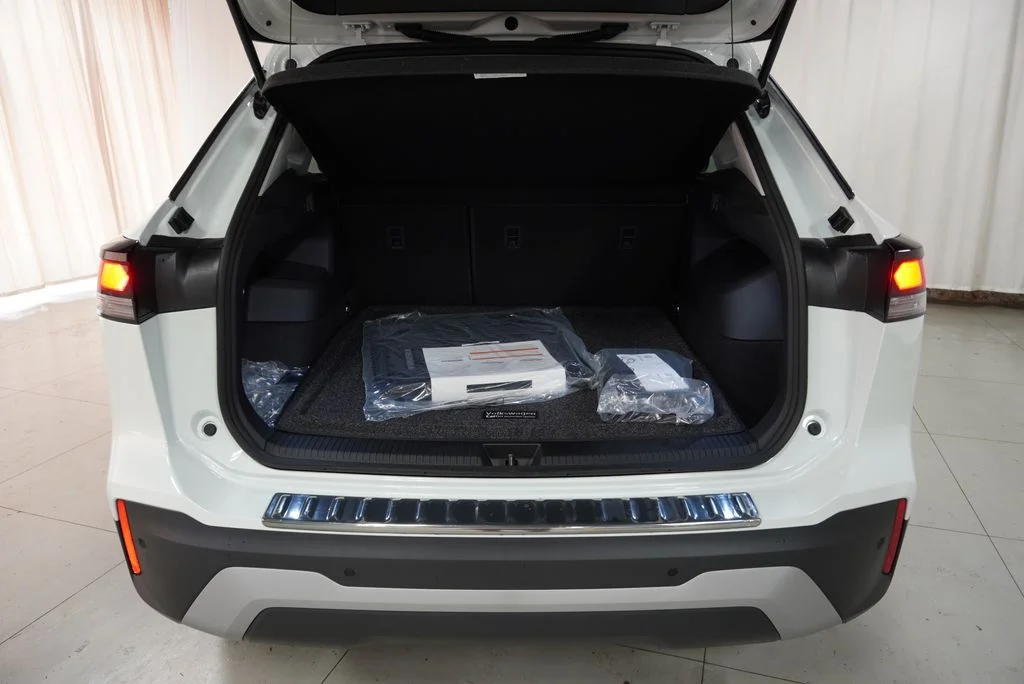 New 2026 Pure White Volkswagen 2.0T S image 26