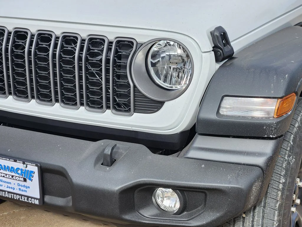 New 2026 Bright White Clear-Coat Exterior Paint Jeep Sport image 5