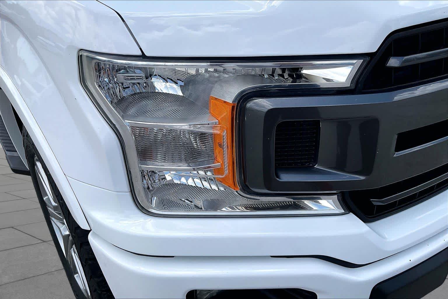 Used 2018 Oxford White Ford XLT image 28