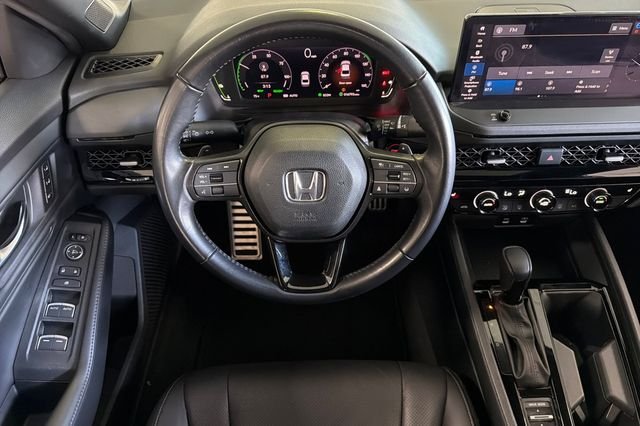 Used 2024 Solar Silver Metallic Honda Sport-L image 18