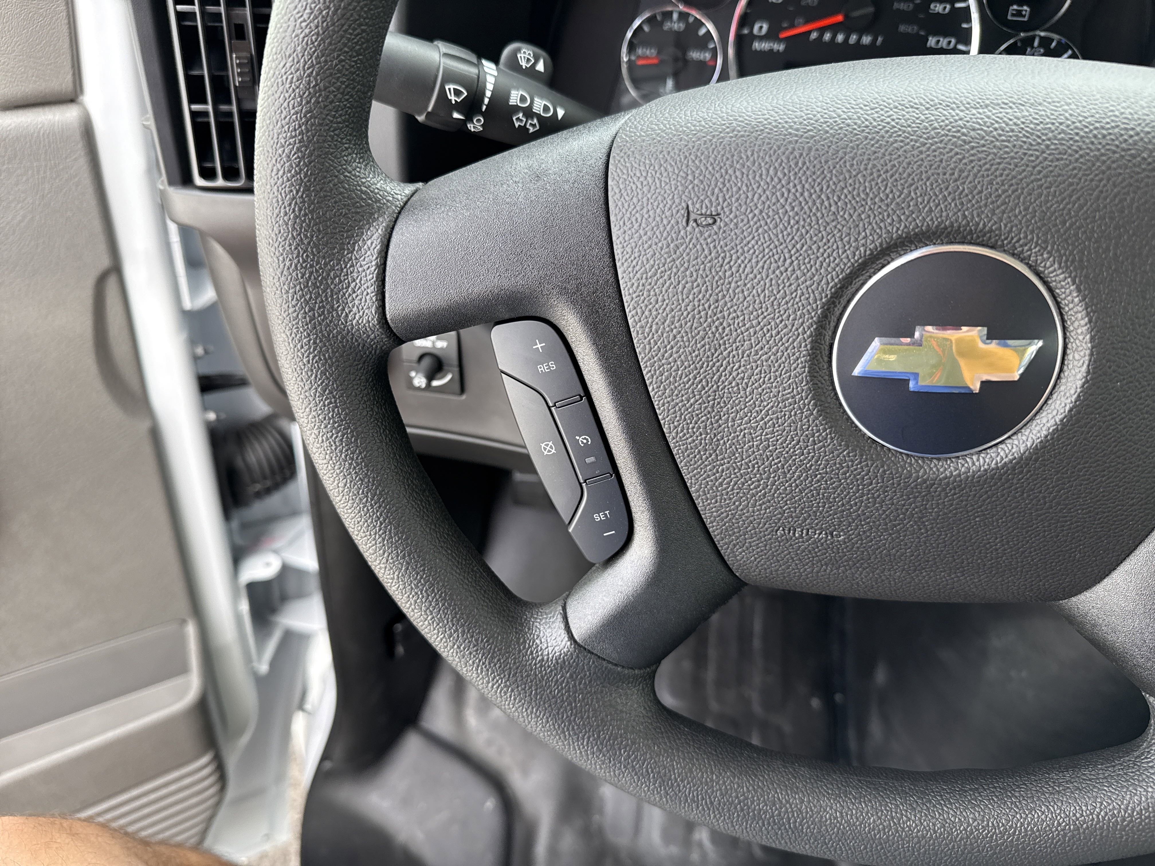 2025 Chevrolet Express Cargo Work Van - Photo 14