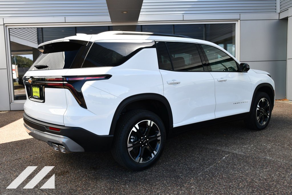 2027 Chevrolet Traverse LT - Photo 8