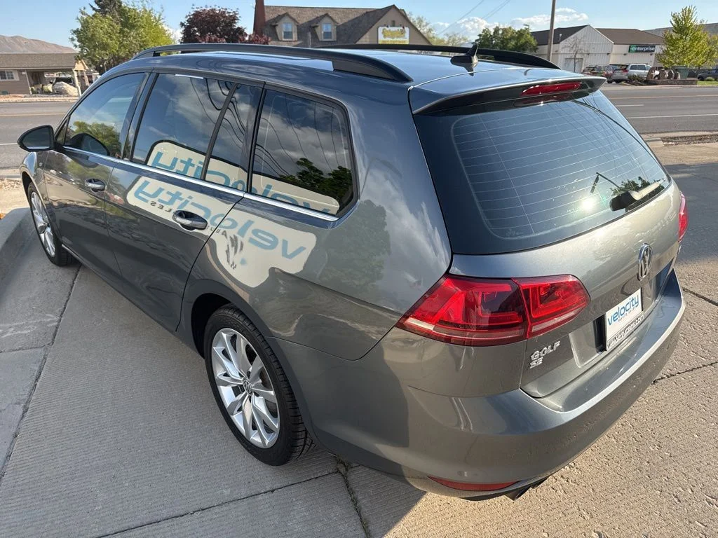 Used 2016 Gray Volkswagen SE image 5