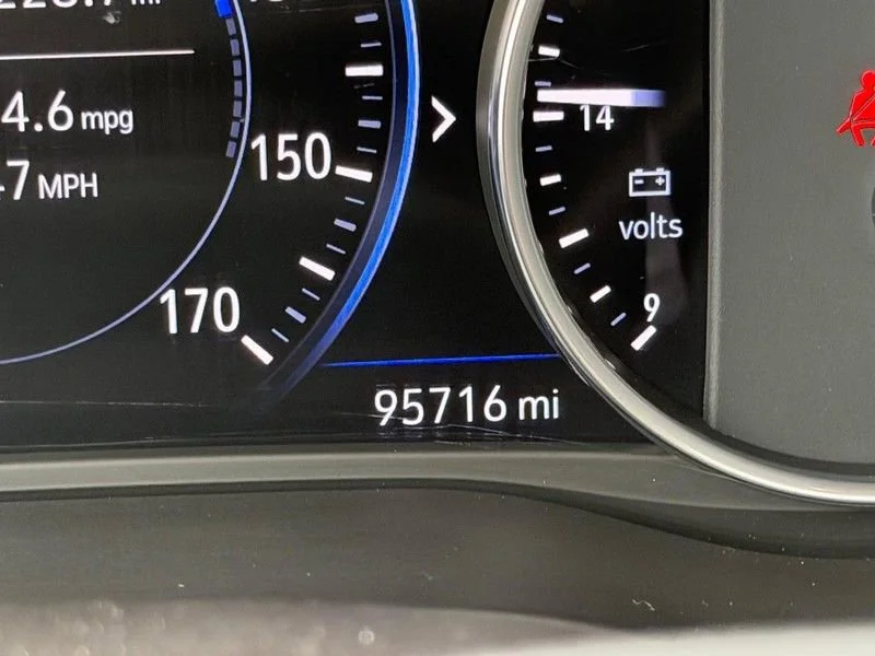 Used 2021 WHITE FROST TRICOAT Buick Avenir image 23