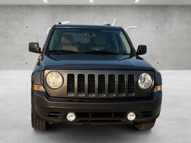 Used 2016 Granite Crystal Clearcoat Metallic Jeep Sport image 19
