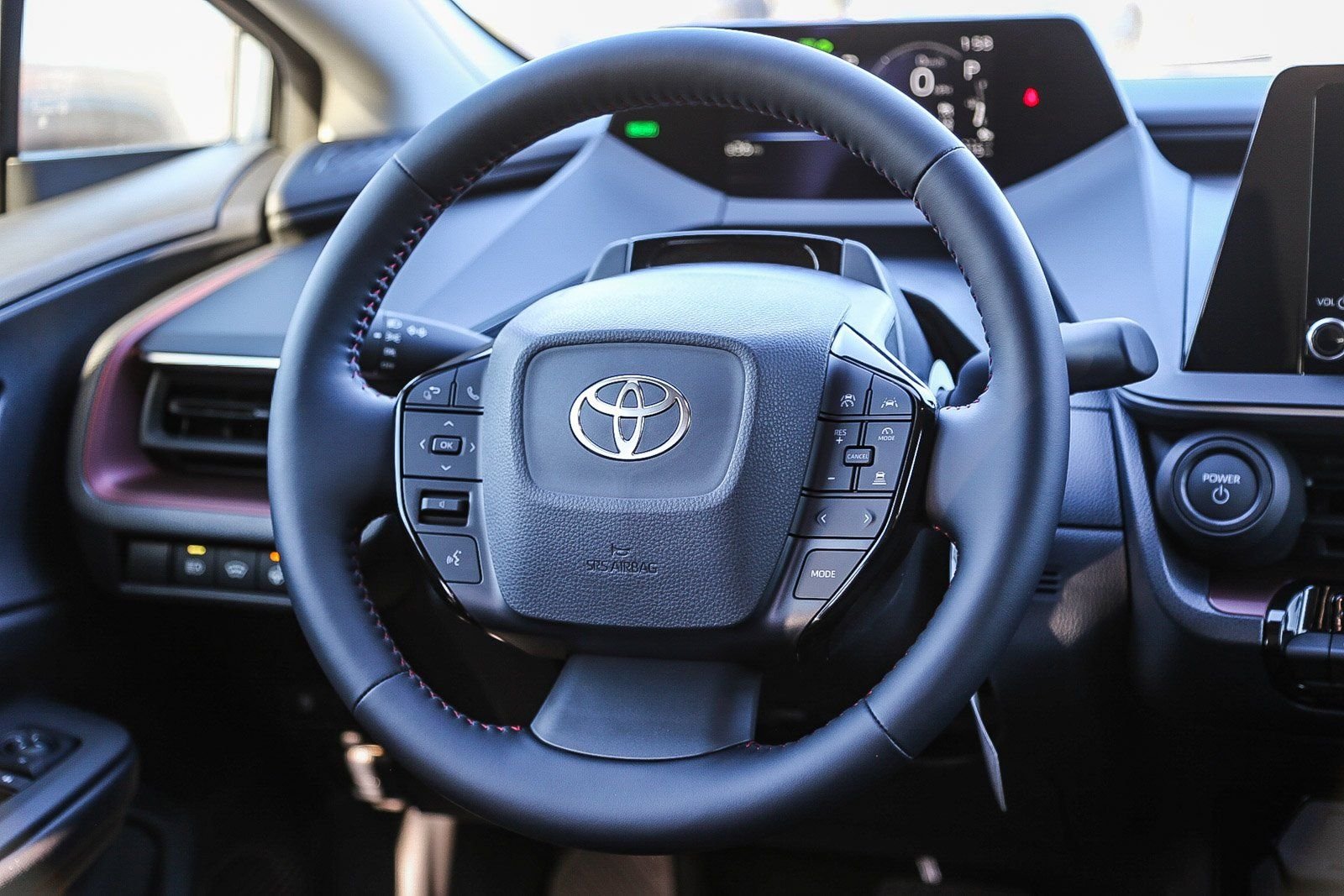 2026 Toyota Prius Plug-in Hybrid SE - Photo 15