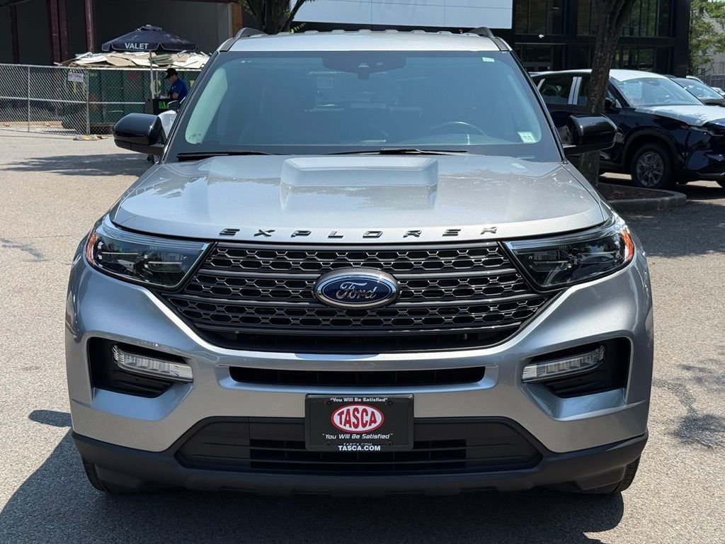 Used 2023 Silver Ford XLT image 3
