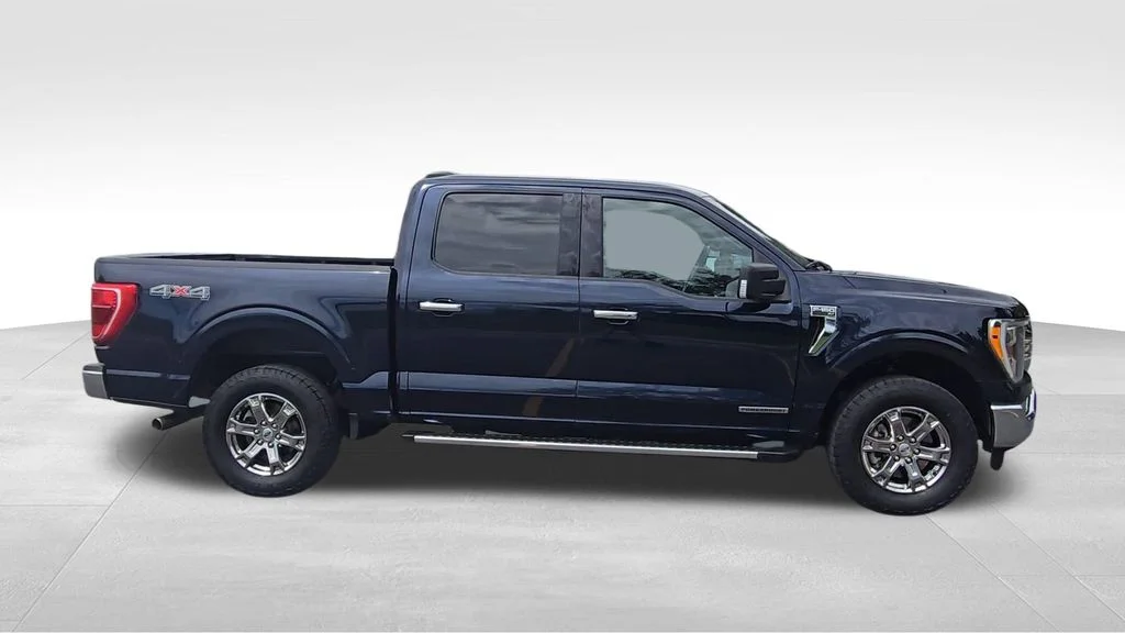 Used 2023 Blue Metallic Ford XLT image 9