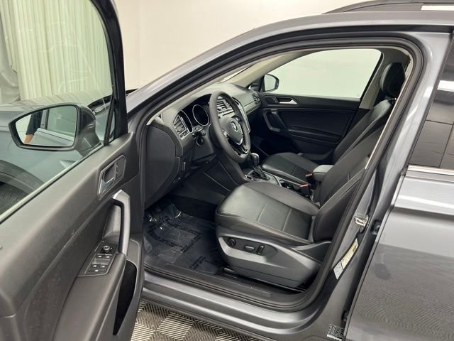 Used 2021 Gray Volkswagen 2.0T SE image 12