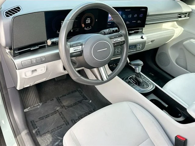 Used 2025 Green Hyundai SEL image 9
