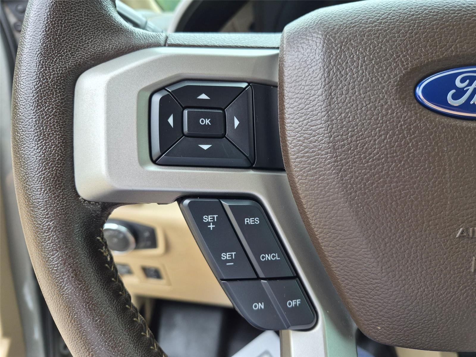 Used 2019 Ingot Silver Metallic Ford LARIAT image 17