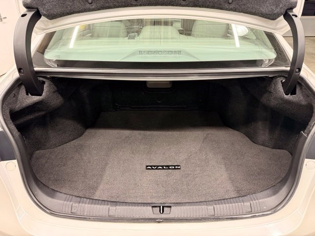 Used 2017 White Toyota XLE image 20