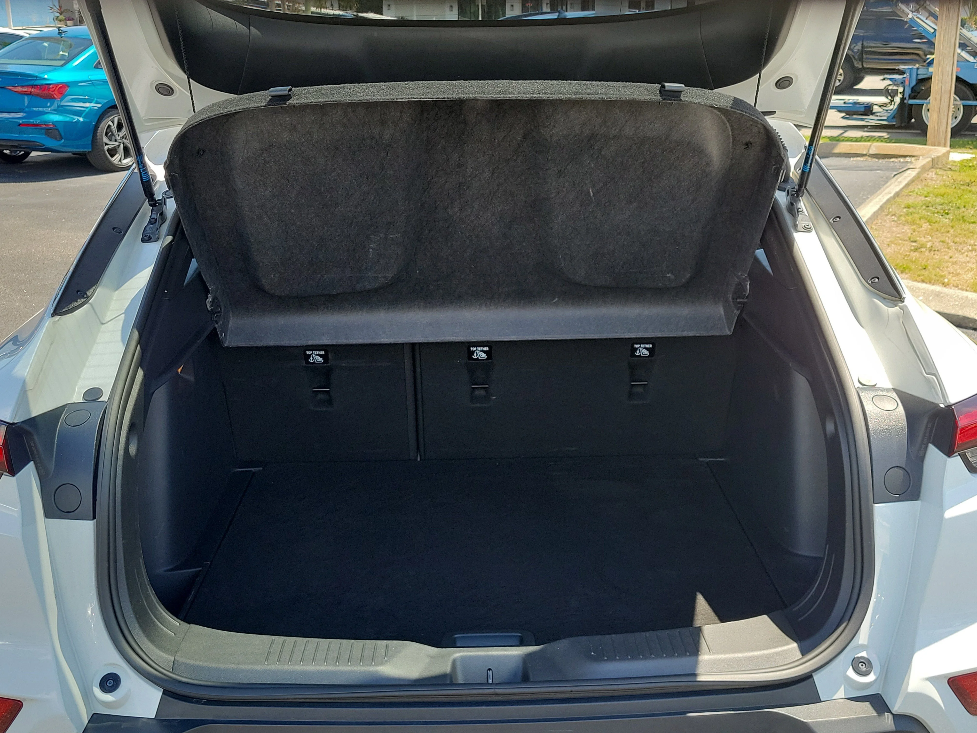 Used 2024 Summit White Buick Preferred image 12