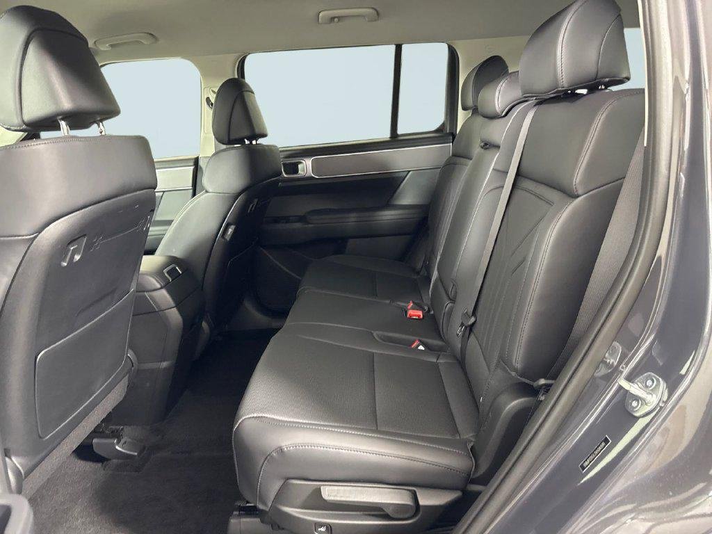 New 2027 Gray Hyundai SEL AWD image 13