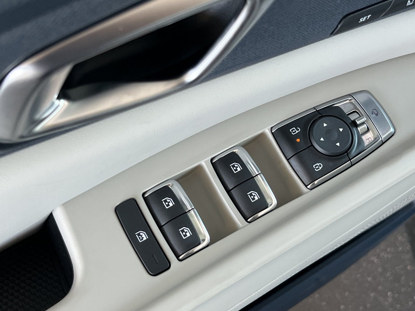 New 2026 Ivory Silver Kia EX image 11