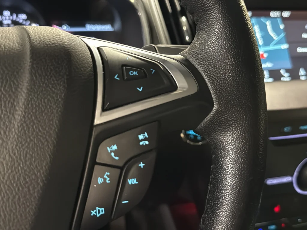 Used 2016  Ford Titanium image 14