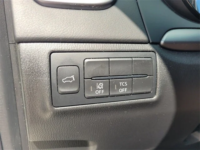 Used 2019 Snowflake White Pearl Mica Mazda Touring image 22