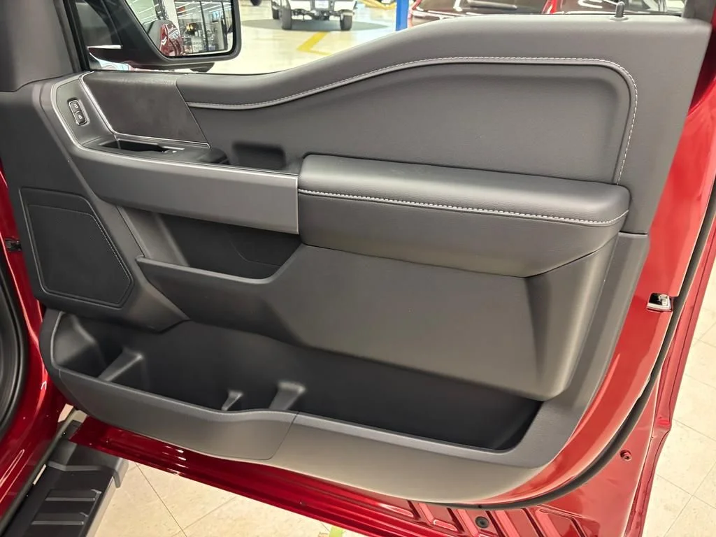New 2026 Ruby Red Metallic Tinted Clearcoat Ford XLT image 13