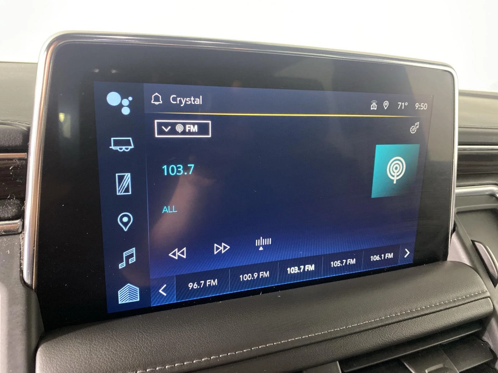 Used 2023 Auburn Metallic Chevrolet LT image 18