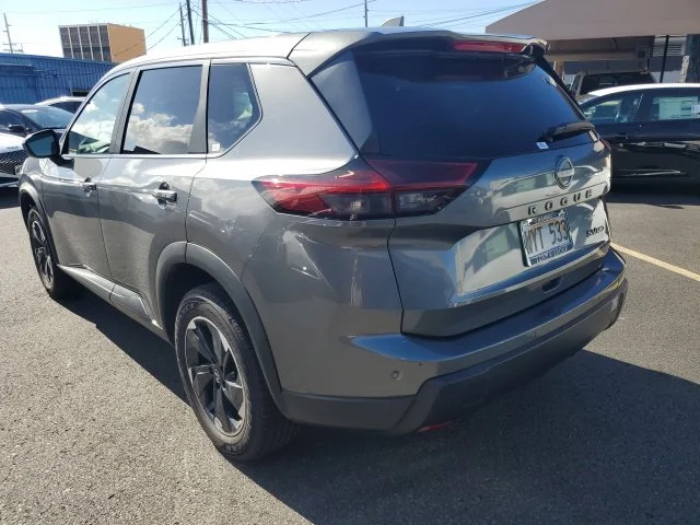 Used 2024 Gray Nissan SV image 3