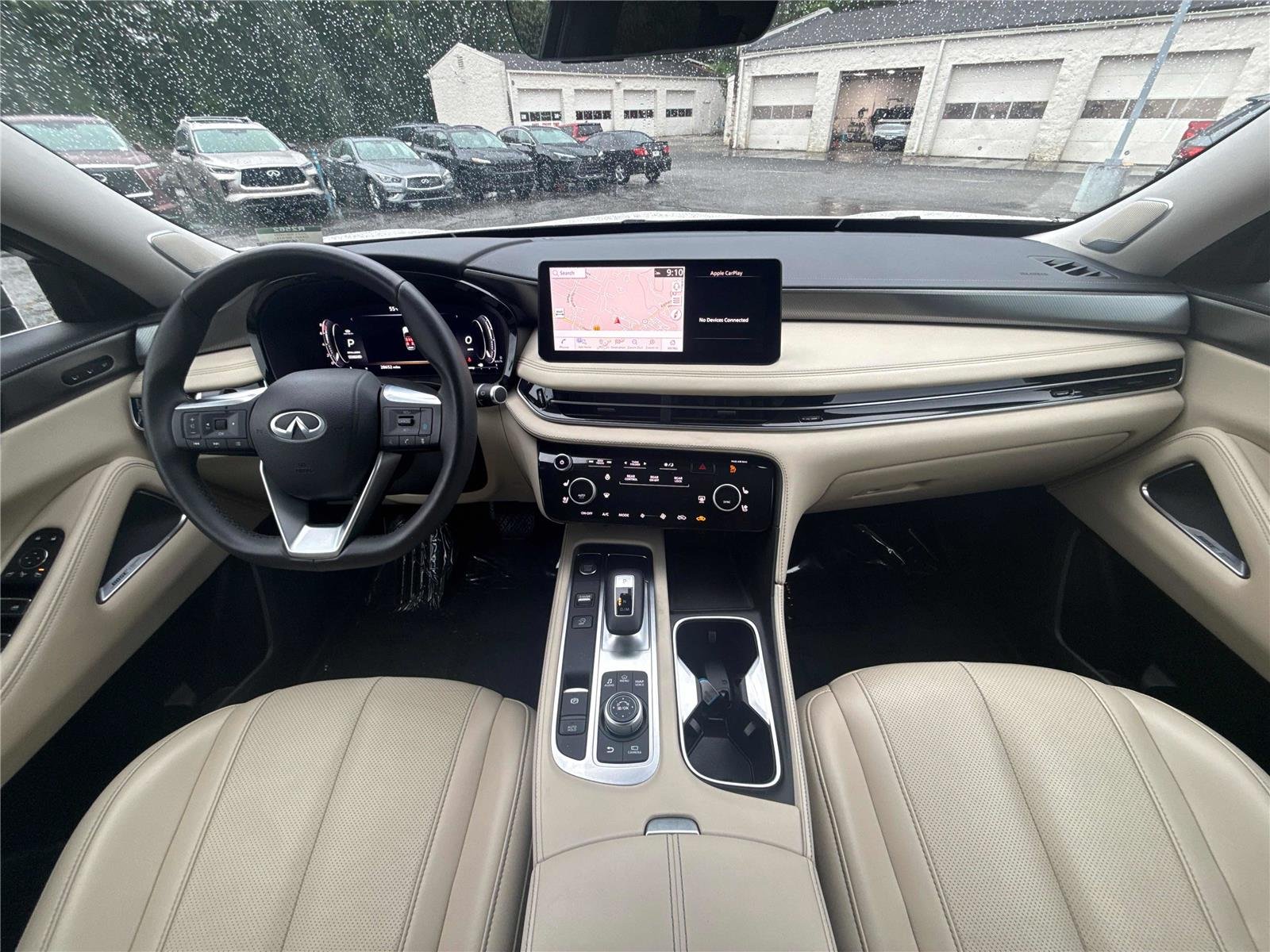 Used 2023 Majestic White INFINITI LUXE image 13