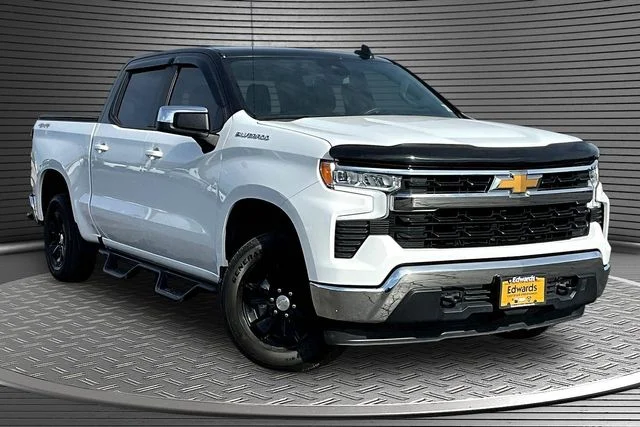 Used 2024 White Chevrolet LT image 3