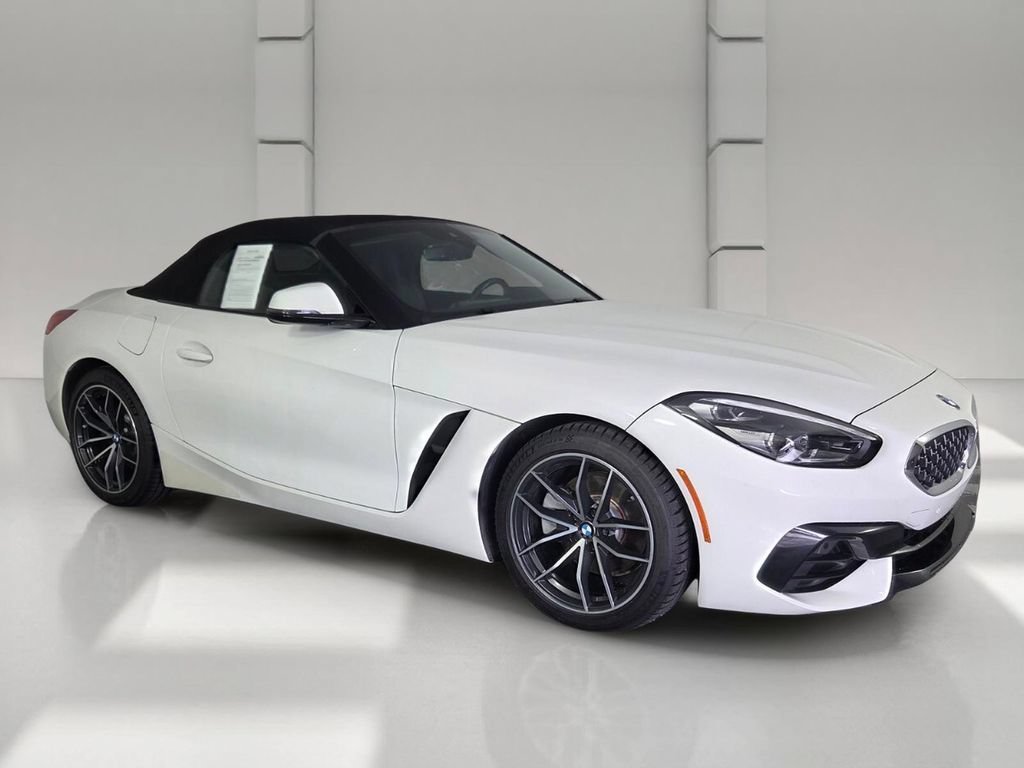 Certified Used 2020 Alpine White BMW sDrive30i image 2