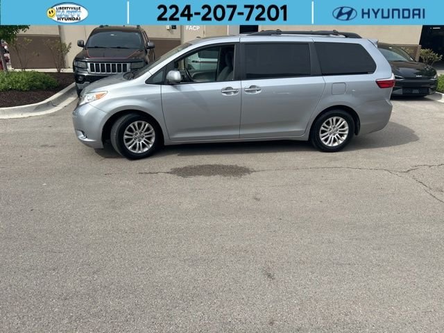 2015 Toyota Sienna's photo