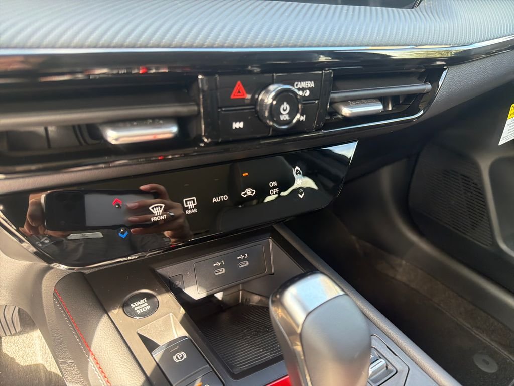 New 2026 Nissan Kicks SR 4D Sport Utility