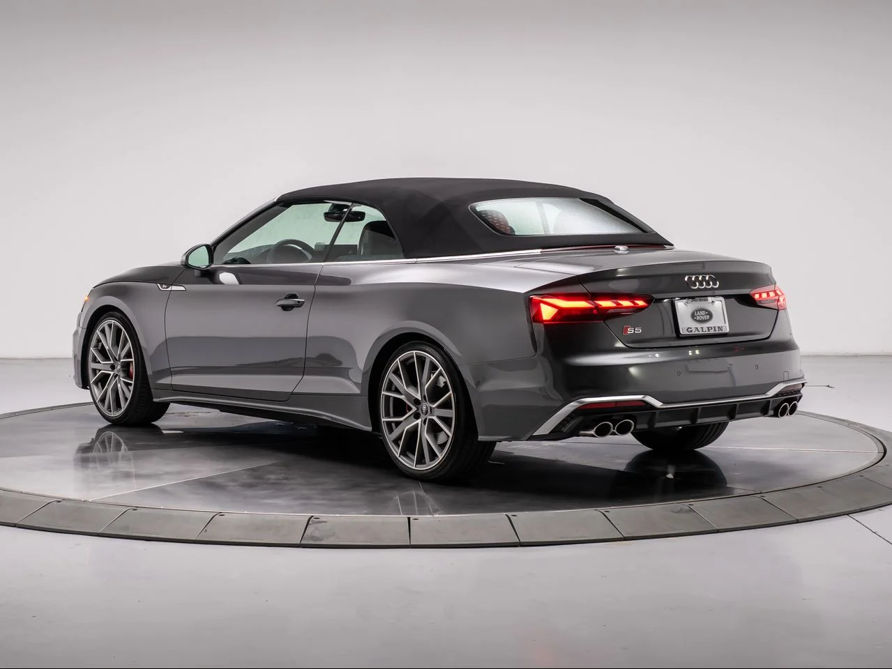 Used 2024 DAYTONA GRAY PEARL EFFECT Audi Premium Plus TFSI quattro Tiptronic image 11