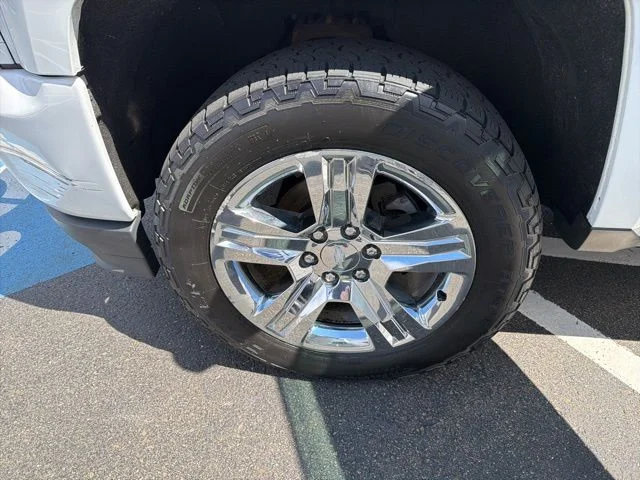 Used 2019 White Chevrolet Silverado Custom image 24