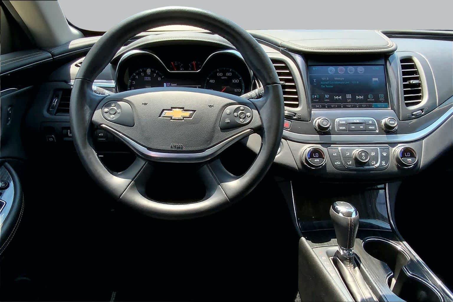Used 2020 Silver Ice Metallic Chevrolet LT image 6