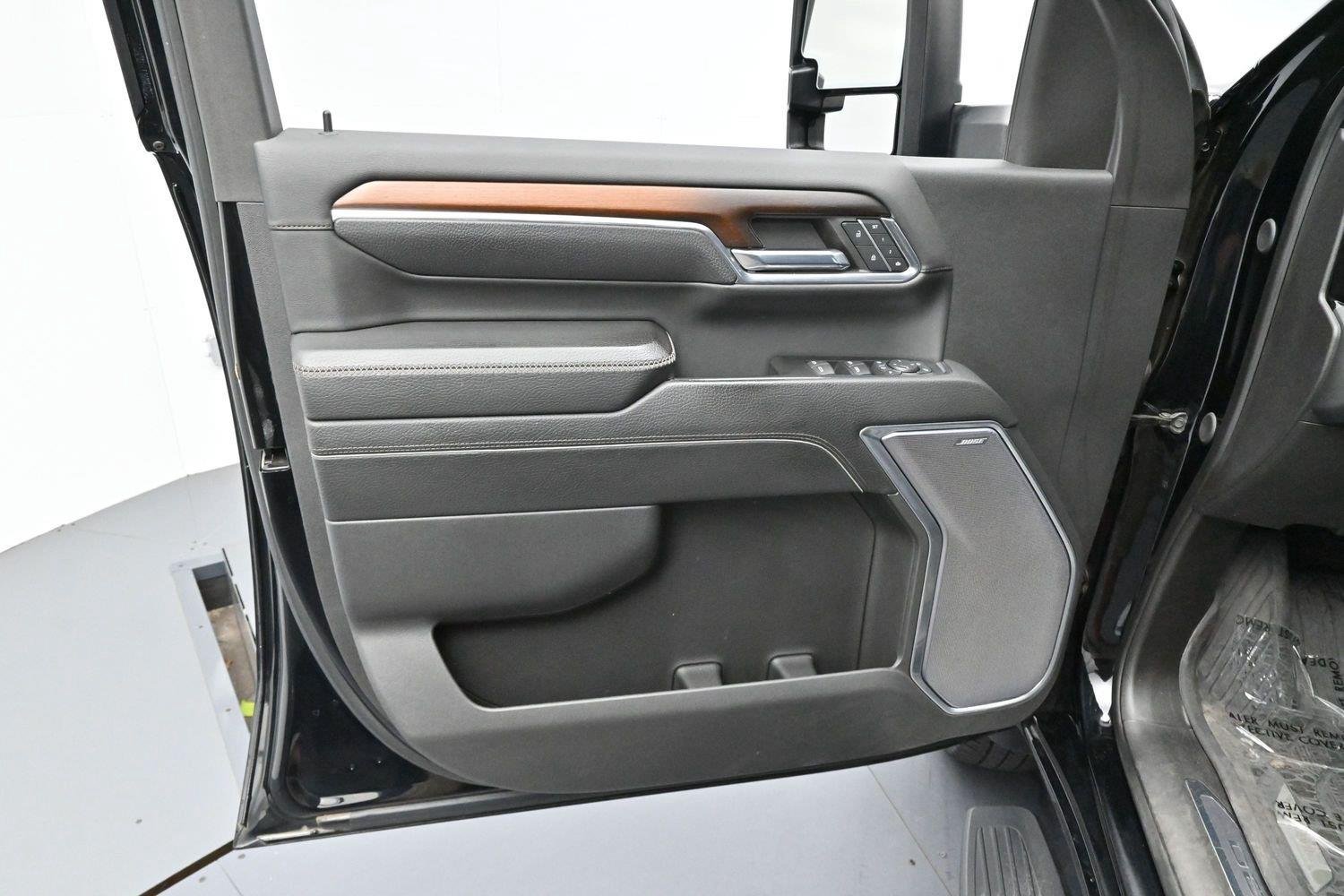Used 2024 Onyx Black GMC Denali image 9