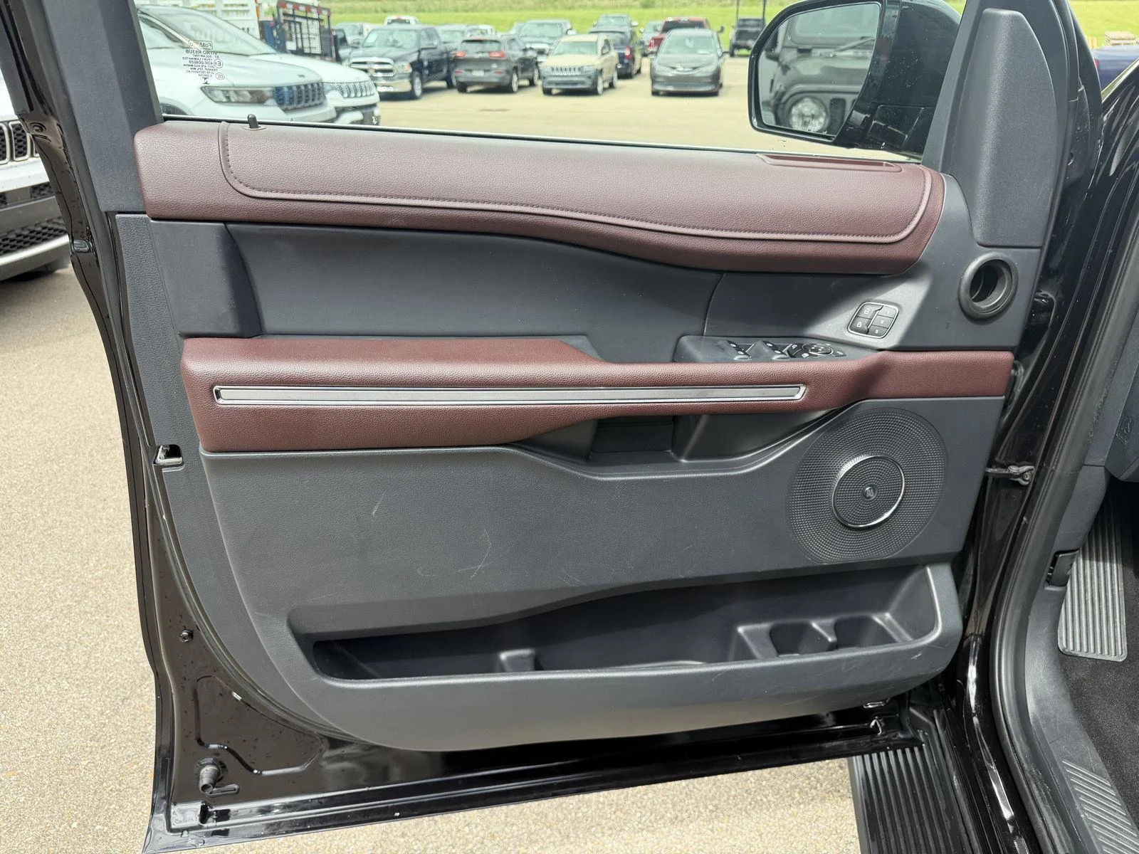 Used 2024 Agate Black Ford Limited image 16