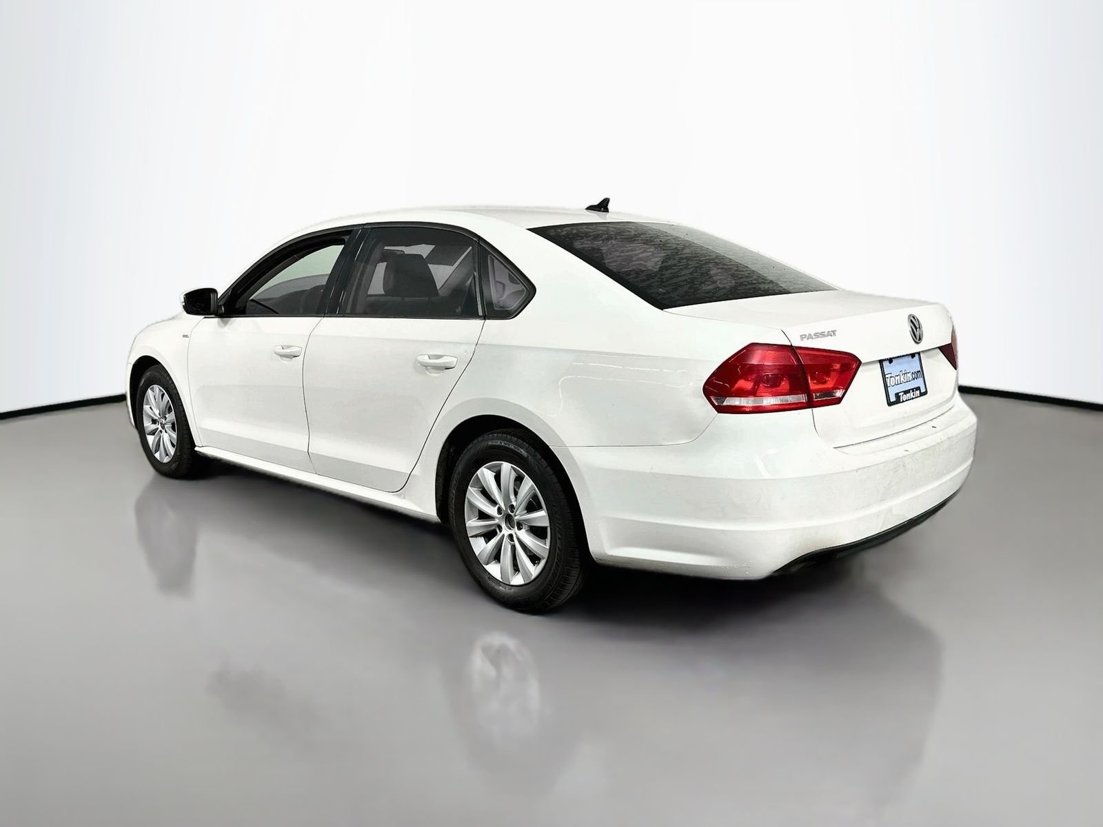 Used 2015 White Volkswagen 1.8T S image 5